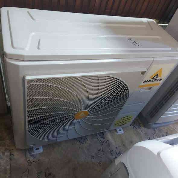 للبيع سبالت مستعمله وجديد العنوان بغداد جميلة
سبلت الحافظ كانتوري ٣ طن حديث
نظافة 100 % مستعمله شي قليل 
***********
