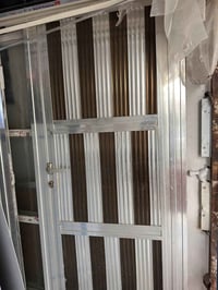 السلم عليكم  3 ابواب المنيوم للبيع نضيفات كلش بابين قياسهن 82*185 ووحد...