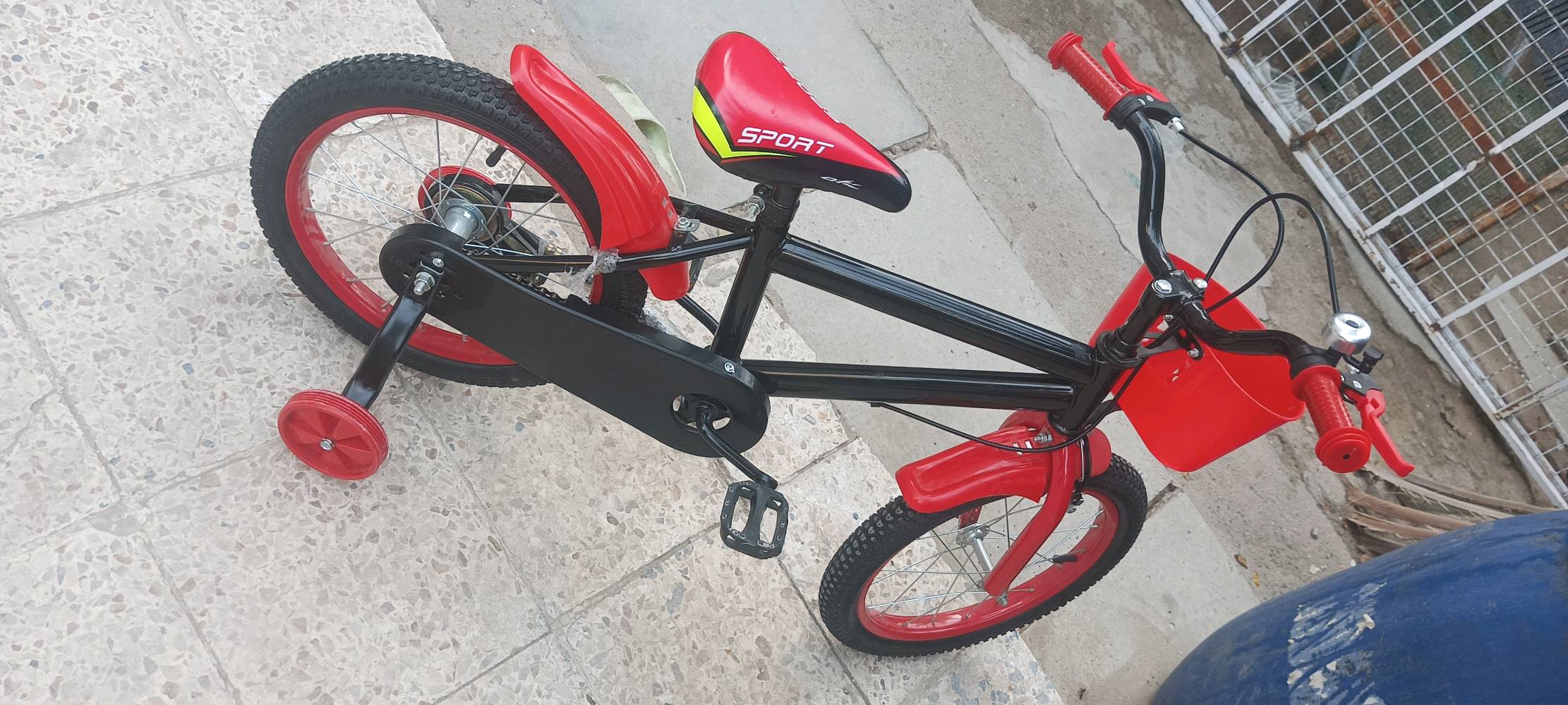 بايسكل جديده توه مشترينه 65 صارله يومين من ماخذينه...  رايدينه50 بالعافيه ع يأخذه...
سبب حجم اكبر من عمر طفل....
 تصال أو ستفسار***********...
 خور الزبير شارع المصافي 