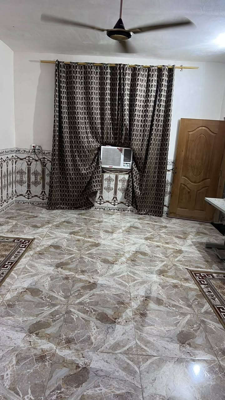 مرحبا بيت للبيع مساحه 300م غرفه صاله مطبخ ستقبال كلدور  ترك من ورا وترك بصفحه  وطارمه جبيره  نهايه شارع 30 للاستفسار ***********  بي واتساب

