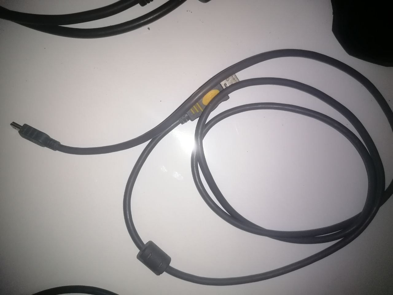 السعر : 50 الف
بلي 3 فات ما ينطي صورة للشاشة 
+ يدتين , وحدة منهن تشتغل بس كيبل 
+ كيبل طاقة
+ كيبل HDMI 
+ كيبل يدة
+ كيبل شاشة بلي 3 

مكاني: النجف المشخاب


**إذا كنت صاحب هذا الإعلان وتريد حذفه لأي سبب، رجاءا أرسل رسالة إلى الدعم الفني**