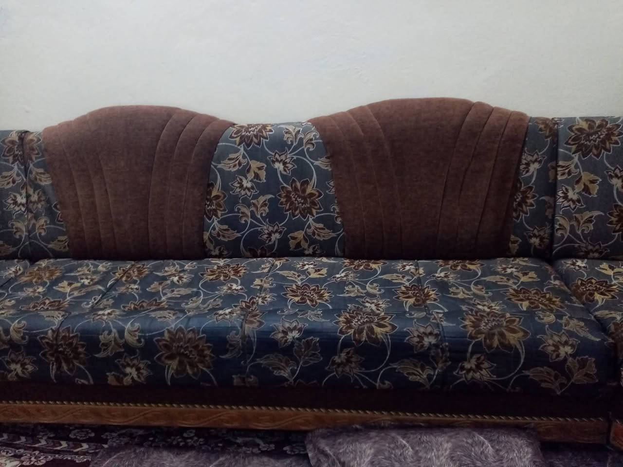 للبيع السعر ١٧٠
٩.   أمتار
اذا شراي اتصل عل رقم ***********
