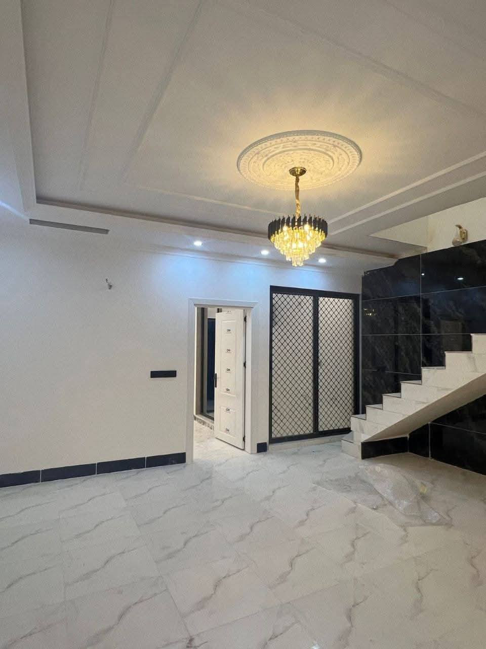 دار للــــــبـيــع المســــاحة 150متر طابو زراعي سند 25 العنــــوان #النجف ملحق قريه الغدير للستفار ***********او مراسله واتساب ***********
