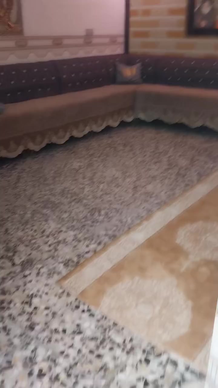 السلام عليكم بيت بمنطقةجسرديالى الجديدسايدالواحدالكرغوليةالبيت سند 25مي بسمي تحويل ثاني يوم وكهرباءوتبليط مساحةالبيت 115متريحتوي الطابق الاول على غرفة5×٤وصالة٧×٥واستقبال ٥×٤وحمام داخلي ومنورومطبخ ٤×٣الطابق الثاني غرفةوصالةبيت قريب على الشارع كهرباءحديثةوبناءالبيت حديث الطابق الاول طابوك الطابق الثاني بلوك كلب ***********
