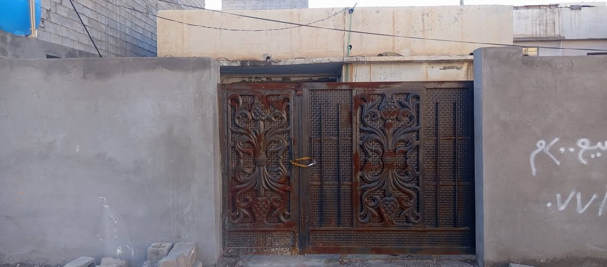 دار للبيع يعتبر قطعه أرض
مرمم جديد باب جديده ومصبوبه الارضيه بس يحتاج صبغ
كاطون الرازي خلف جامع الأنبياء  رقم العقار703كاطون مقاطعة 39مساحه الدار 200متر  السعر 80 بي مجال قليل بسعر قطعه يعني بايعلك أرض 
مكلف بلنشر الرجاء عدم الدخول خاص 
الاتصال على الرقم 
***********
