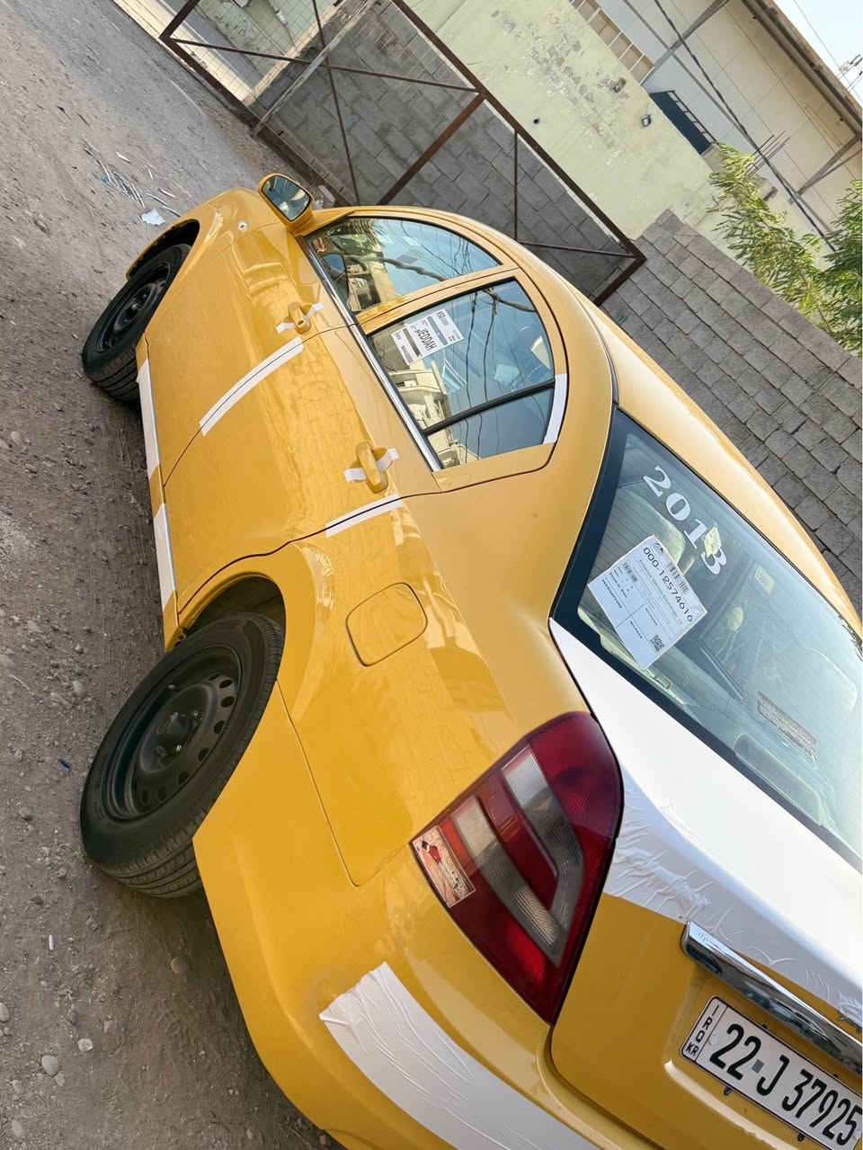 سلام عليكم 
للبيع شيري A5
موديل 2013
موصفات اعتيادي
تخم امامي خلفي جديد
تايرات جديد گير محرك ابشرط
سياره رقم اربيل جديد منتهي 
ابشرط تحويل او غرامات
سياره بيها جاملخ امامي نص صبغ فقط بدون دواخل او ايرباك
سعره 54او بيها مجال 
مكان سياره كركوك
رقم الهاتف *********** كركوك, العراق
