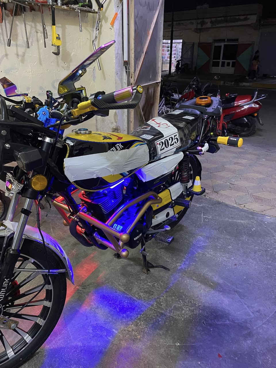 مليون و 200 
***********
