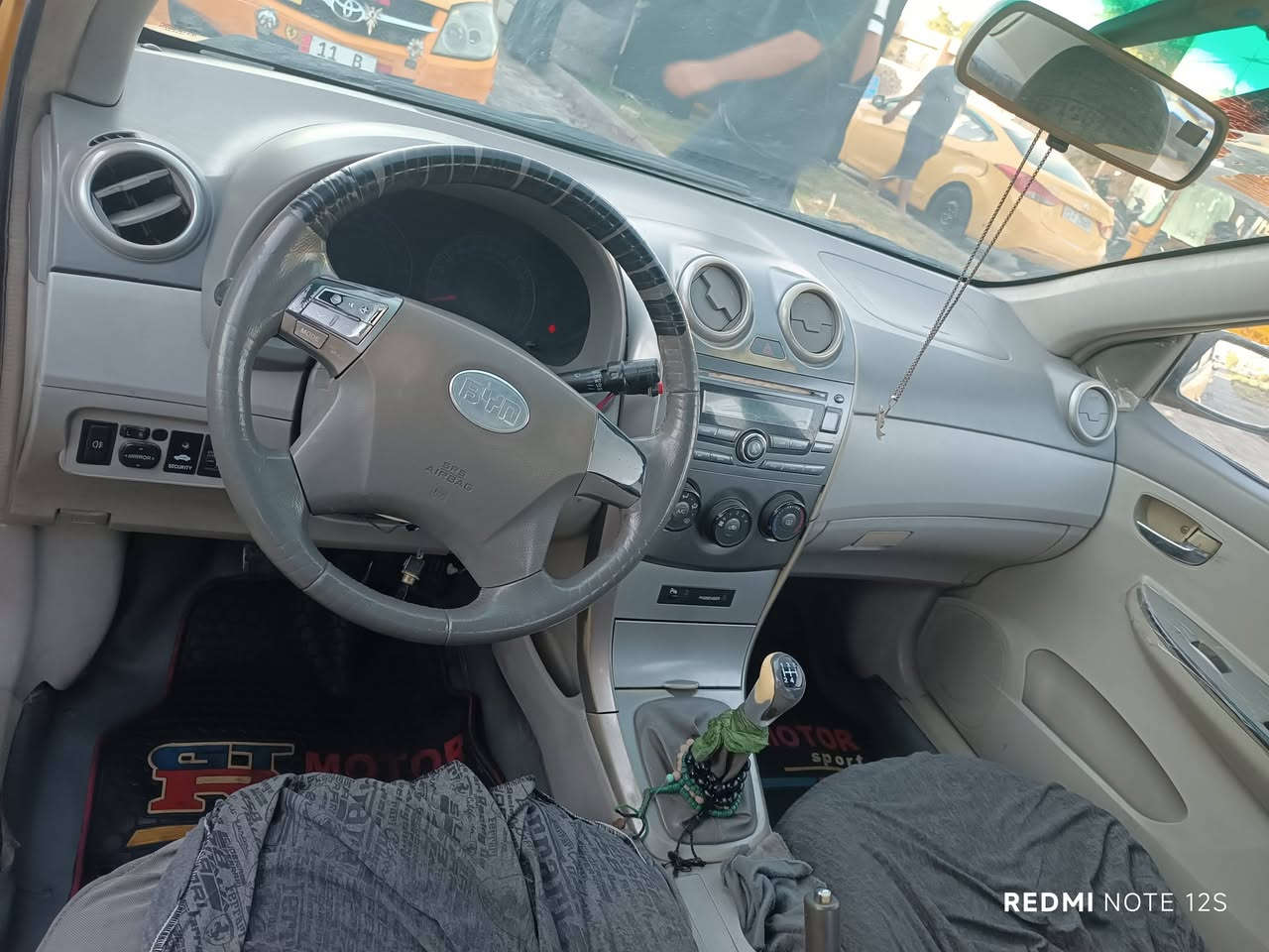 السلام عليكم بي واي دي جي 3 مكينه ادخن وصدر يرادله تبديل سياره تشتغل وتبريد شغال رقم بغداد بأسمي ابيعلك مكينه منتهيه عنوان بغداد السعر 40 وبيها مجال

***********
