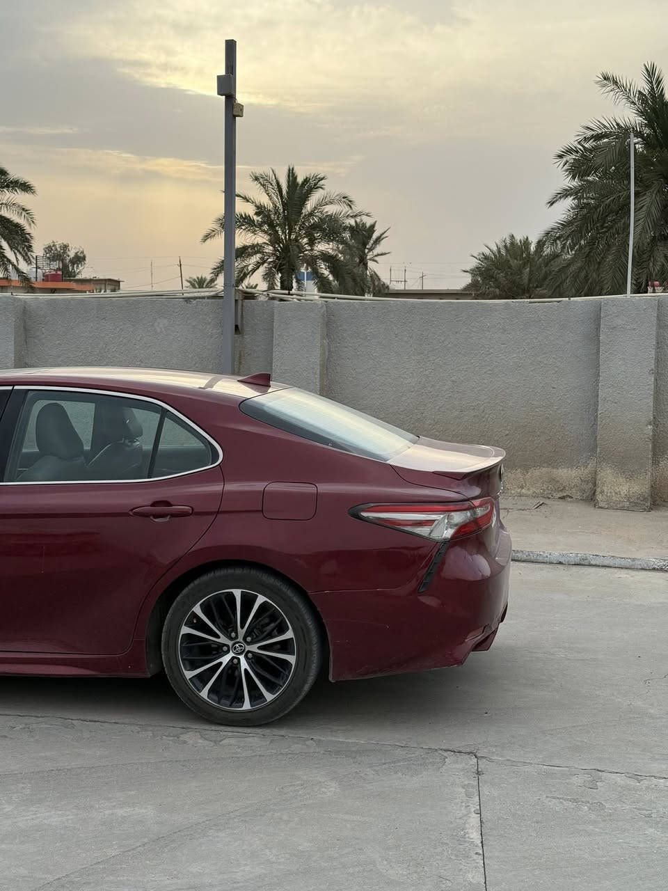 للبيع Toyota Camry SE Plus 2018
SE Plus فول مواصفات
محرك وبدي بحالة ممتازة، السيارة بدون دواخل نهائياً
عدد القطع المصبوغة ٥ قطع (بيع حزام)

• شاشة + كامرة
• فتحة سقف
• تشغيل بصمة
• كراسي جلد
• حساسات
• نظام قيادة مريح واعتمادية عالية

السعر: 15,500$ قابل للتفاوض بالمعقول
الموقع: الدورة – بغداد

للاستفسار: ***********
