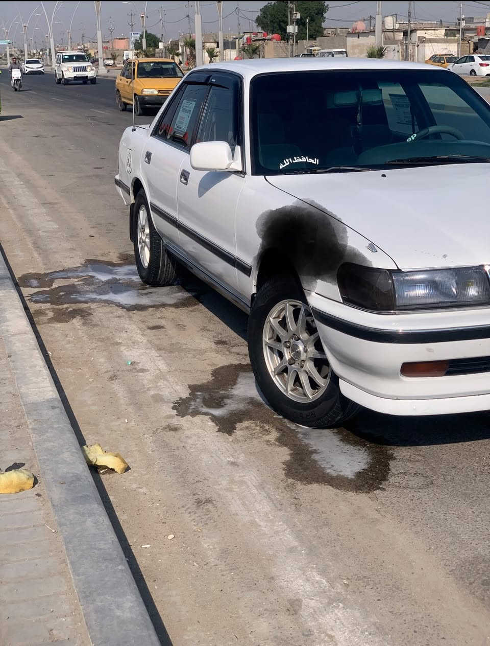 السلام عليكم كروسيدا يسرا بلاد سياره هسه معمره وبيه ضربه موضحها بلصوره مكينه وكير ونجي سياره ناقصها حداده وتخم تاير مشط تعبان  سنويه بسمي رقم بصره *********** السعر 50 بيها مجال للعملم الضربات الي موضحم بلصوره بعدهم ماصايقهم  يعني صور من عمرت بس مشر ع تفاصيل
