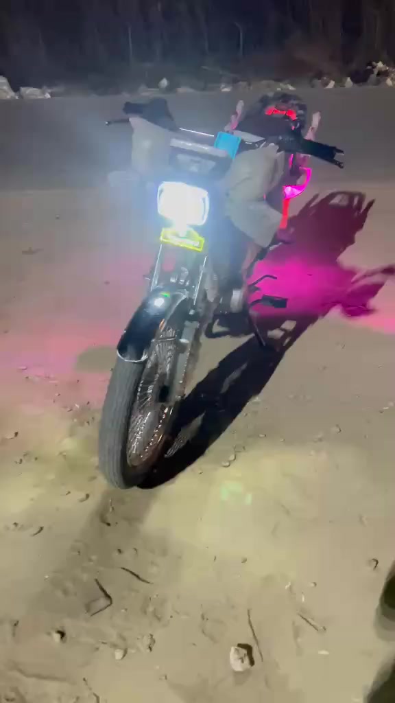 سلام عليكم تايكر للبيع موديل 24 كفاله عامة السعر 700وبيه مجال بصيط حك جية مكان تقاطع اقدس رقم ***********
