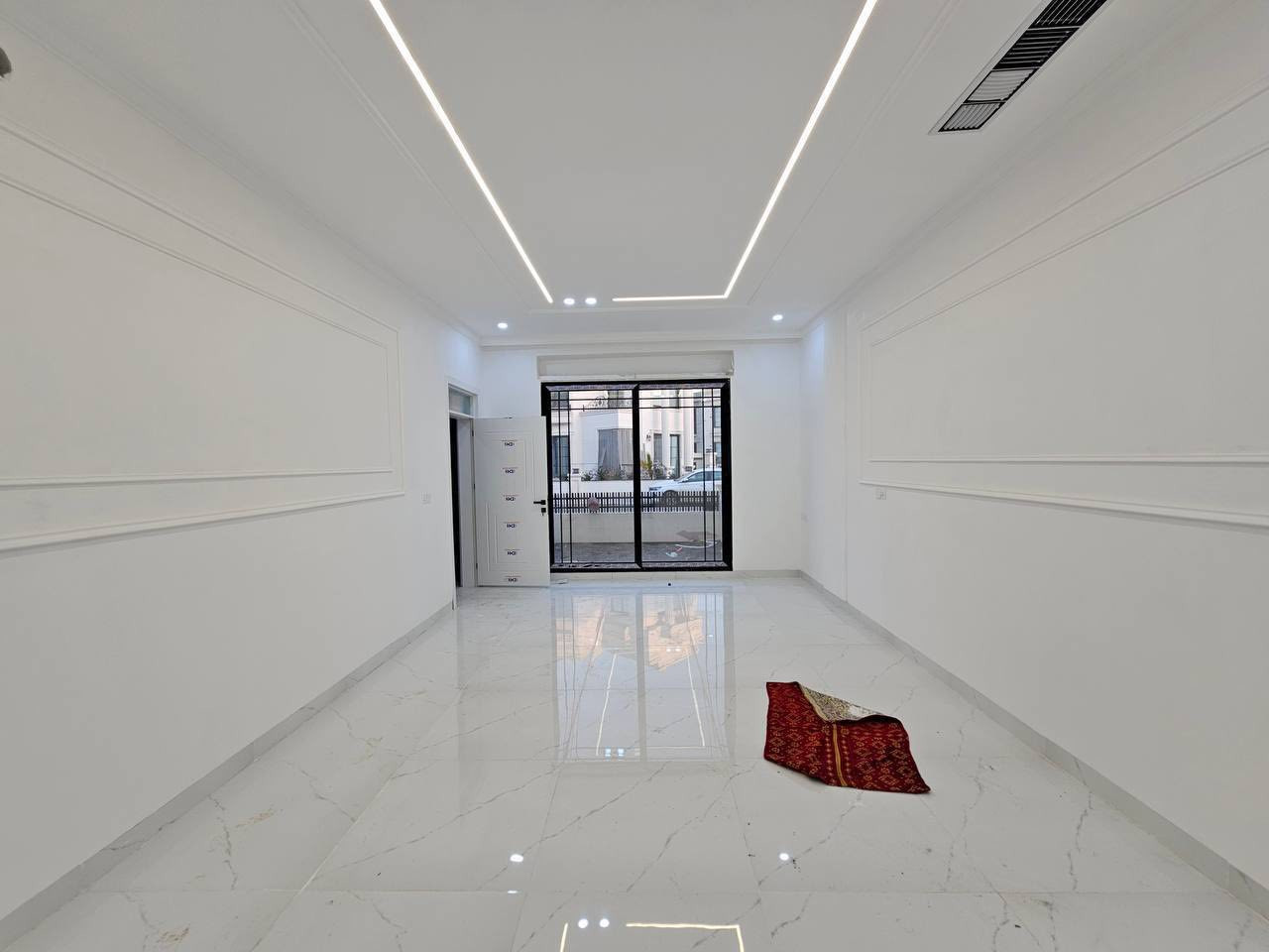 بیت جدید للبیع في مجمع هیوا سیتي زون G
▫️٢٠٠ متر
▫️شارع ١٨ متری
▫️اتجاه قبلە 
▫️واجهە سمارت
▫️٤ نوم 
▫️٣ حمام 
▫️مکنسە کهربائیە مرکزیة
▫️زیرو 
▫️ضمان لمدة ١ سنة 

***********
***********
**************
في حال لم يتوافق العقار مع رغبتكم او لم يكن بقدر امكانيتكم زوروا موقعنا على تلكرام للتصفح على اكثر عدد من العقارات المتوفرة•https://t.me/mohamedaqarat1
