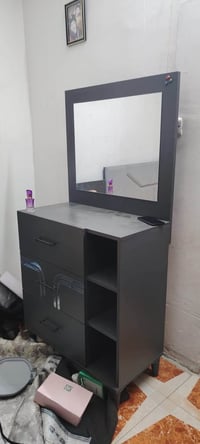 غرفة نوم • جديدة • عيب بسيط