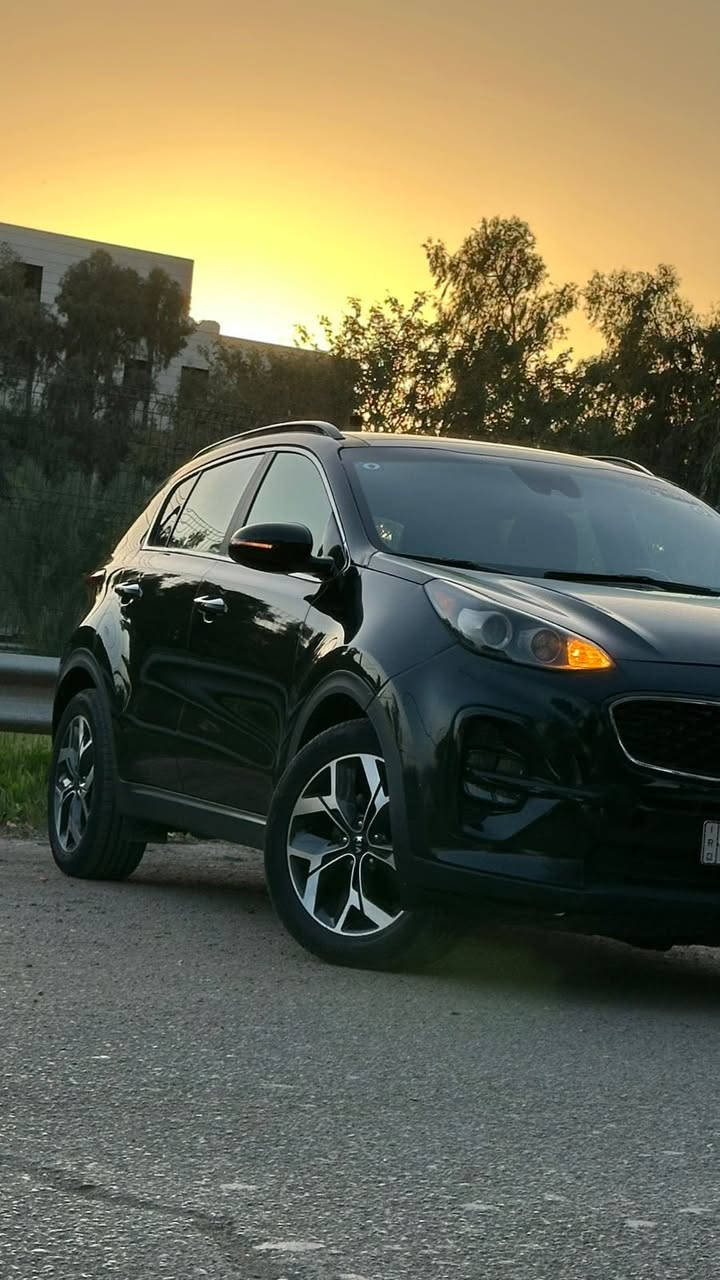 سبورتج 2022 فول المواصفات 1/1 الرقم بغداد الجديد فول موصفات    السعر 153ورقه 
جلد   ***********
✅ السقف: فتحة سقف بانوراما بالكامل.
✅ التشغيل: بصمة تشغيل + بصمة أبواب + تشغيل عن بُعد.
✅ المقاعد: جلد طبيعي، تحكم كهربائي (خزن وضعيات)، تدفئة وتبريد للمقاعد.
✅ الشاشة: شاشة لمس كبيرة تدعم Apple CarPlay و Android Auto.
✅ الكاميرات: نظام كاميرات 360 درجة (أو كاميرا خلفية دوارة).
✅ الحساسات: حساسات أمامية وخلفية + رادار جانبي (نقطة عمياء).
✅ الصندوق: صندوق خلفي ذكي (يفتح كهربائياً).
✅ الإضاءة: LED بالكامل (أمامية وخلفية) مع إنارة ترحيبية.
✅ الأنظمة: نظام مانع انزلاق، مثبت سرعة ذكي،
