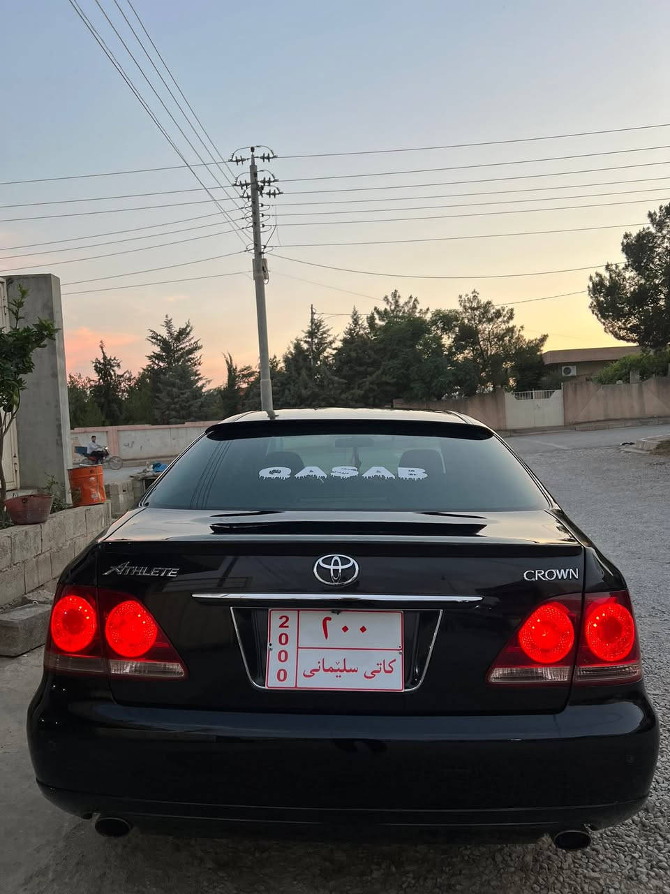 شاهینە ١٨٠ گچکە بەگەورە
سەیارەکە بەس سڵاید نیە کامل مەسروف کراوە
ساج سوور تایەو ویلی دینگە ستیلی لۆک
ڕۆنی تازە گۆراوە
دوگەڵی نیە 
نرخ :- ٥٩گەڵاو کەمیک مەجال
***********
