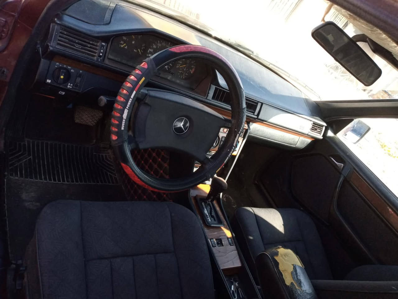 سلام عليكم ورحمه الله وبركاته سياره مارسيدس موديل 91 رقم انبار دولي باسمي تحويل مباشر محرك ثنين ونص فيفيتي فيشه واحدة دواخل 90٪ مصبوغة عام للجملية بدون ضربة أو خياس مكفولة برانكيت قواعد على البلاد تبريد تمام السيارة خير من الله بالعافية على الي ياخذها سعرها 55والخير في ما اختاره الله هذا رقم والدي *********** بي وات ساب الرقم الثاني *********** علما الرقم مميز العنوان ذي قار قضاء الغراف
