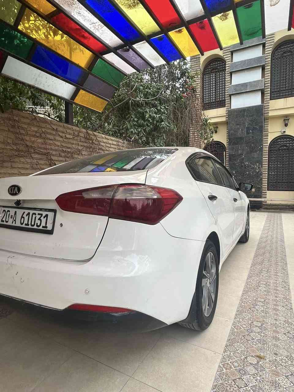 السلام عليكم 
سيراتو خليجي 
موديل 2015 
رقم ديالى انكليزي هزه سنوية 2031 
مكينه 1600 دوش جديدة 
السعر 104 وبيها مجال 
ثلاث قطع صبغ بدون دواخل بدون شواصي 
للاستفسار الاتصال على الرقم 
***********
