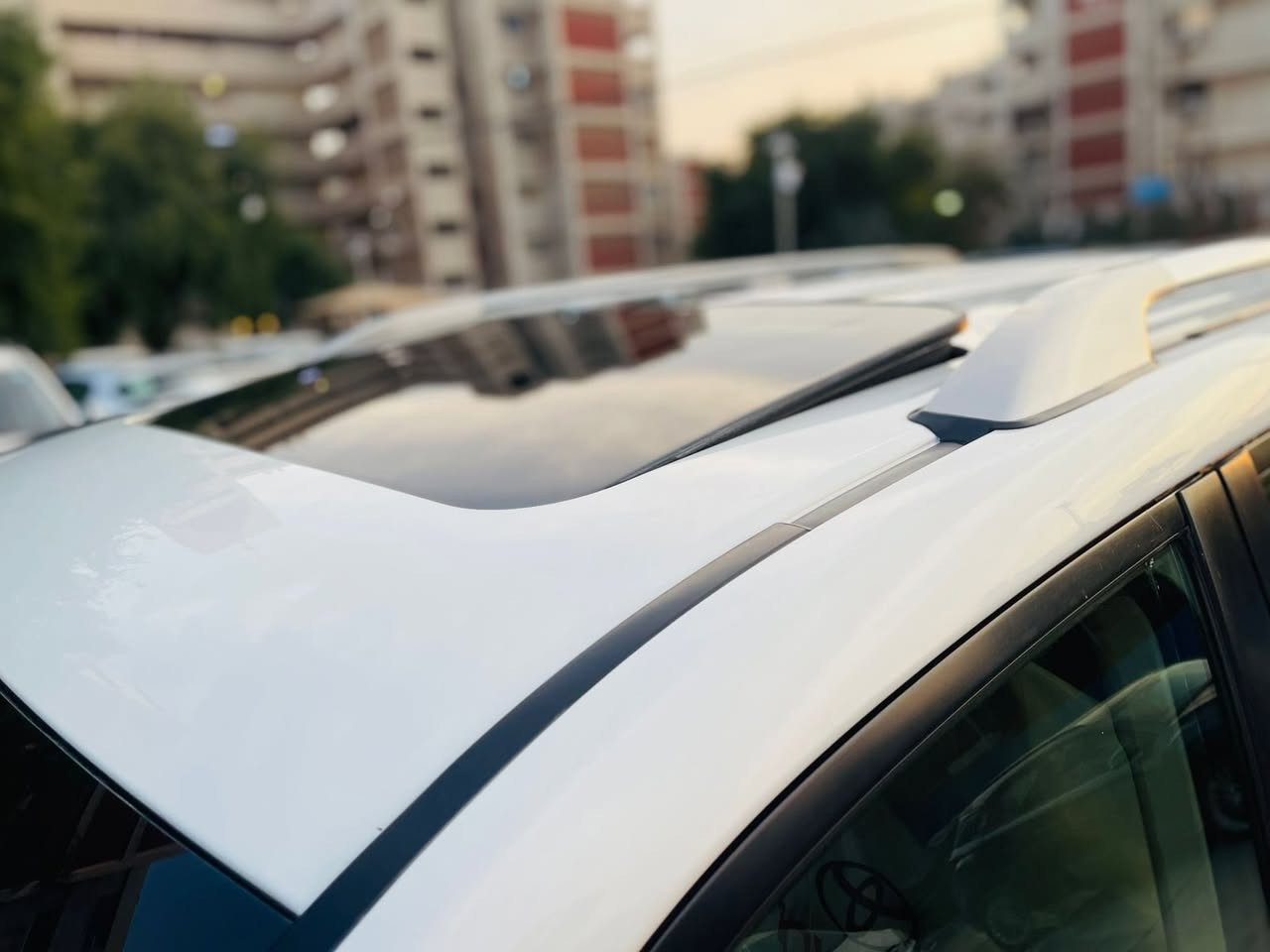 سلام عليكم
لاندكروز 2015 

للبيع خليجي فول    مكفول        نظافه 100/100 

مواصفات 

تحكمات ستيرن 

فتحه بسقف سلايد 

تشغيل بصمه 

شاشه كبيره كامره خلفي  

كشافات امامي 

مكينه 6 ممتازه جدا 

داخل نظيف جدا  بواضع لوكاله 

سياره جاهزه من كلشي 

بيها بابين فتح تعيار فقط 

   (خاليه من العيوب والخدوش )

مكان سياره بغداد الكرخ

الهاتف ***********
