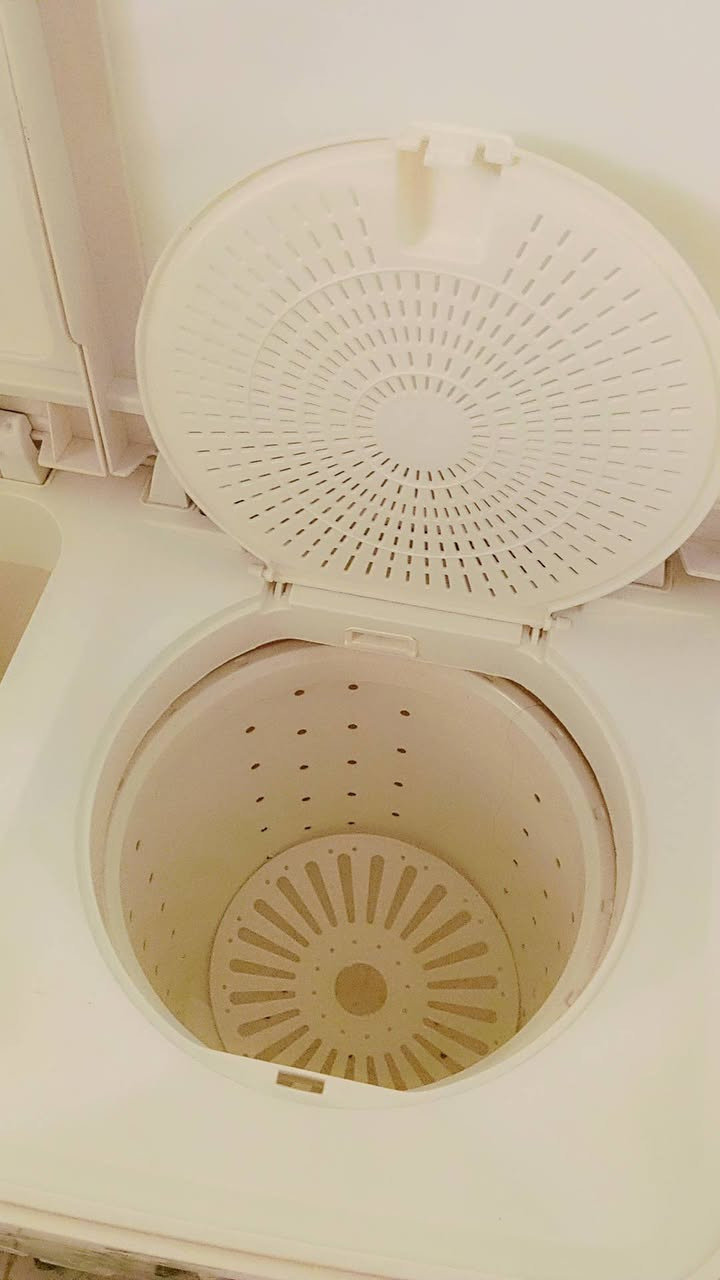 مرحبا تلفزيون للبيع جديد مامستخدم ا نت حجمه45 وغساله جديده مامستعمله للبيع
الاستفسار الاتصال بلرقم***********
