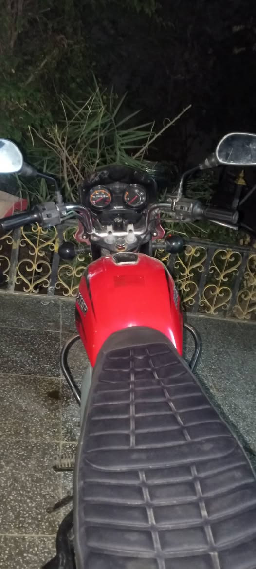 السلام عليكم دراجه بوكسر موديل 23 شهر 12 رقم سنويه ماشي 5000 تحويل ثاني يوم باسم المشت دراجه نظيفه بس كانت مدفوكه سابقا دراجه محتاج ورده بيع سعرها مناسب مكان بغداد الكماليه سعر 1950. ***********
