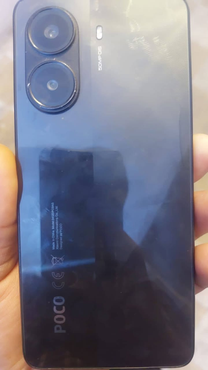 السلام عليكم جهاز بوكو xسفن برو ذاكره 512 سعر 250ملحقات مابيه توصيل ماعندي شراي اتصل *********** جهاز نضيف
