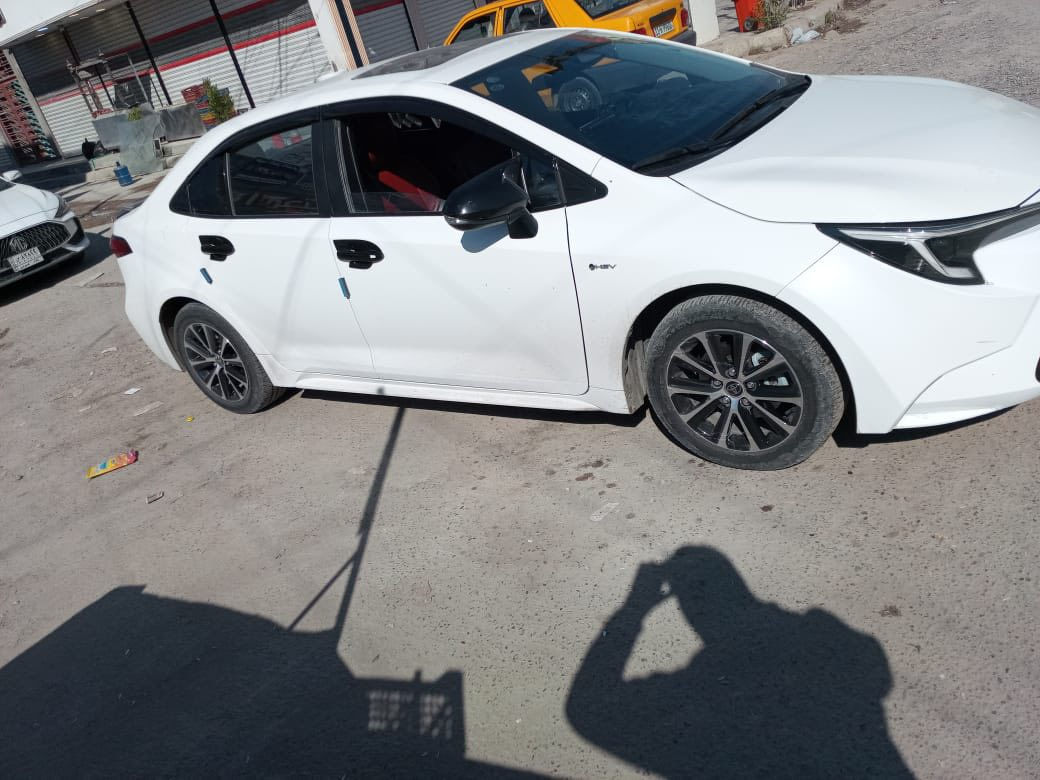 يالله السلام عليكم كورلا للبيع موديل2025 السياره فول داخل احمر كشن كهربائي السياره نضيفه كلش السعر اتصل ع رقم ***********واتساب بي فقط
