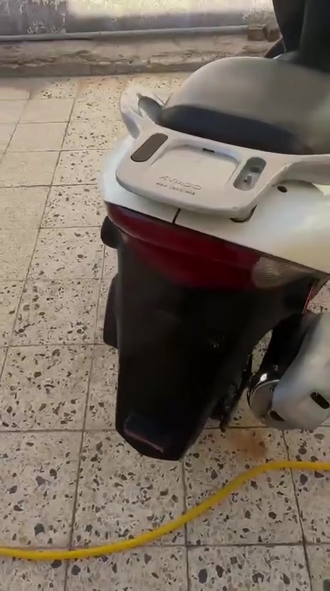 كوماكو مكفولة كفالة عامة دراجة برغي واحد ممفتوح بيها كلشي بيها شغال السعر مليون وربع وبيها مجال بسيط للشراي ***********

