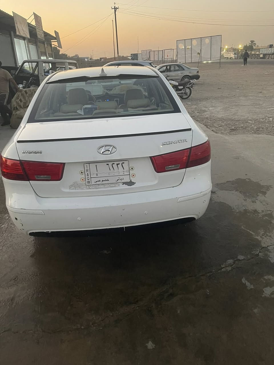 السلام عليكم
سيارة سوناتا ٢٠٠٩ وارد امريكي للبيع 
رقم ديالى 
مكان السيارة ديالى 
تحويل ثاني يوم 
سيارة مال بيت ما متعوبة 
ميكانيك خير من الله 
السعر المطلوب ١١٨ 
***********
