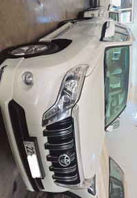 للبيع برادو TXL موديل 2017 ساز لون ابيض ماشية 140 السعر 330 $ 07711672...