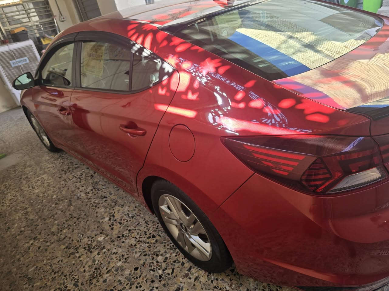 النترا وارد أمريكي ٢٠٢٠.        السعر   ١٣٥ 
حادثها جاملغ وبنيد بدون داخل صور الحادث و السونار بالمنشور 
+ طخة بسيطة باب السايق 
محرك ٢٠٠٠ دوش كير At بيها منظومة غاز دوشمة جلد جاهزة تخم تاير صدر مكان السيارة بغداد شهداء العبيدي 
***********
