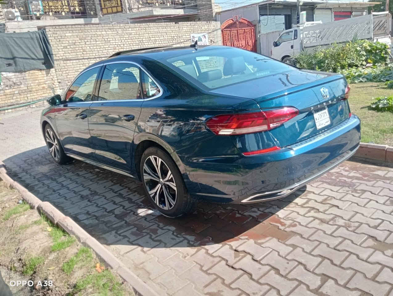 السلام عليكم للبع اومراوس حسب القناعه فولكس واكن باسات 2022 se فول مواصفات 1/1
صور الحادث مرفقة مع الصور  شرط بدون دوخل شواصي لغوده كفالة  رقم بغداد دولي سنويه بسمي

المواصفات : بصمة / سلايت / كشن كهرباء / ويل كروم /لايت زينون عدسات / تحكمات ستيرن فول / ماسحات ذكيه / مرأة مضلله عند الإنارة القوية / كشنات جلد / كشنات تدفئة / قيادة ذاتية  نظام Eco محرك 2000 تيربو  تبريد امامي خلفي ثلج

الاتصال على  *********** السعر 185وبيه مجال قليل العنوان بغداد الطالبيه
