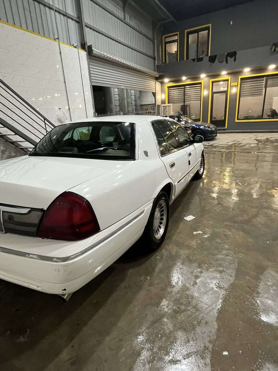 السلام عليكم فورد ميركوري كراند ماركيز  مصروف عليها كلش من ناحيه ادامه بلكات مجاول فيت بم نوزلات منضومه تبريد كامله كهرباء  كله شغال مكينه كير خير من الله مكفولات اي ضربه مابيها بنكه كهرباء حماوه تنساها شته صيف داينمو جديد دبلات خلفيه و صدر امامي جديد لايت زنون رقم كوت مشروع وطني اي محافضه تتحول السياره السعر48و بيها مجال دابيعها بهيج سعر لين مسعجل عليها 
*********** 
بغداد
