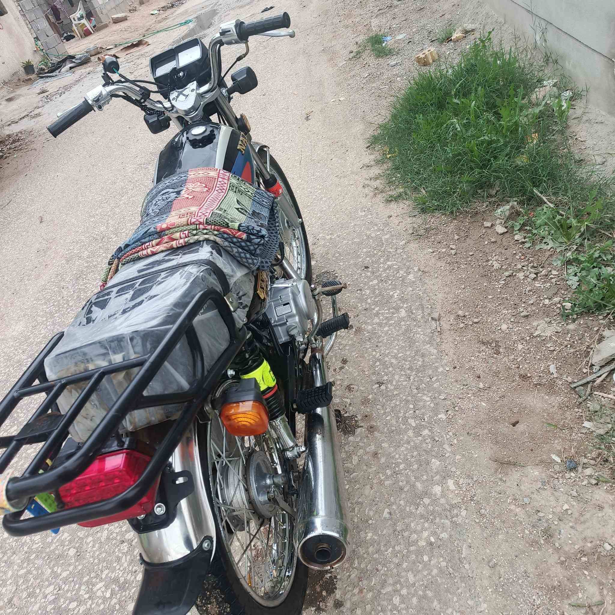 مكاني كربلاء حي العباس 
سلام عليكم دراجه البيع موديل2025طالعه بل 2026سوبايه طابقين كشن رابيدو ابو القاعتين الصلي لايت عالي ناصي دبل شاره الدراجه حله من الصوره تعال وشوف السعر 650وبيهه مجال شراي تعال خاص مو شراي طلع كبل


**إذا كنت صاحب هذا الإعلان وتريد حذفه لأي سبب، رجاءا أرسل رسالة إلى الدعم الفني**