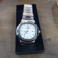 ساعة يد • أوتوماتيك