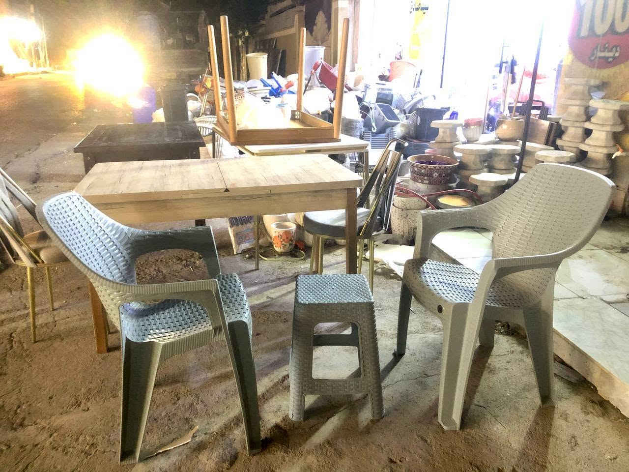داشکاندن گەورە کورسی ومێز ئەسڵی کوالێت بەرز
مێز و کورسی سەفرە کامل 
تاقم کورسی ومێز نان خواردن کامل 

✅ مێز ڕەنگ تەختەی ناوازە خوار جوملە
کورسی ناوازە ژووری میوان بەلاشە 
✅ ڕەش
✅ قاوەیی
✅ ڕەساسی
✅سوری

ناونیشان سەیدسادق نزیک پردی قەرزاران یان نزیک مزگەوتی ئەوبەکری سدیق


**إذا كنت صاحب هذا الإعلان وتريد حذفه لأي سبب، رجاءا أرسل رسالة إلى الدعم الفني**
