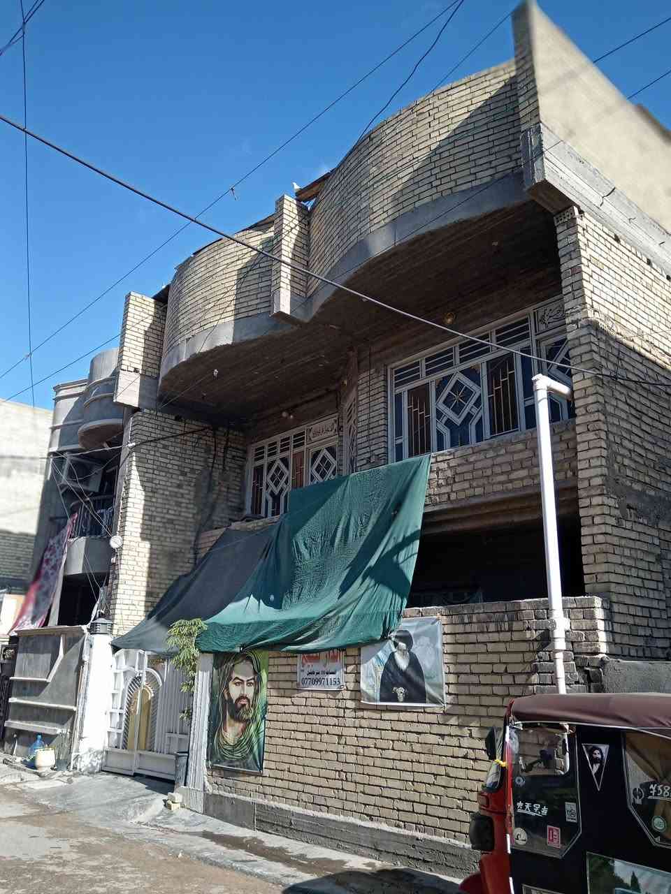 سلام عليكم اخوان بيت مساحه 100متر مربع واجه 9متر نزال 11 ونص عنوان خطيب الزراعي شارع مشمشه ستفسار عل رقم ***********
