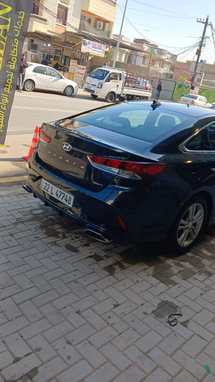 سوناتا 2018 للبيع
موديل 2018 وارد امريكي
كامرة خلفية
سقف بانوراما
كشنات تحكم كهربائي 
سبورت
فول مواصفات
شاشة ابل كار بلاي واندرويد اوتو
محرك 2400
حادثها جاملغ امامي فقط
ماشيه 60 الف ميل
السعر 142 ورقة وبيها مجال 

رقم التواصل ***********
مكاني بغداد حي تونس
