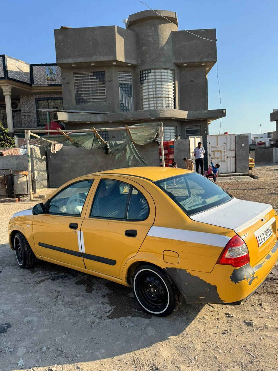 السلام عليكم ورحمة.. طيبة 
موديل 2015 السياره نضيفه ..
مثل ماموضح بالصوره دوشمه 
1 مكينه كير تبريد كله شغال خير من الله حداديه امامي خلفي تخم تاير كشرها شوفت 
عينك سستم سماعات مسجل 
جديد السياره كاعده رقم بغداد
راعيه بغداد اتكفلك تحويل مامطلوبه هيئه مصفره غرامات
تاخذ صافي السعر المطلوب 38 وبيها مجال حك الجيه العنوان الحله شارع 80 الستفسار اتصل ع رقم ***********
اني مكلف بالنشر
