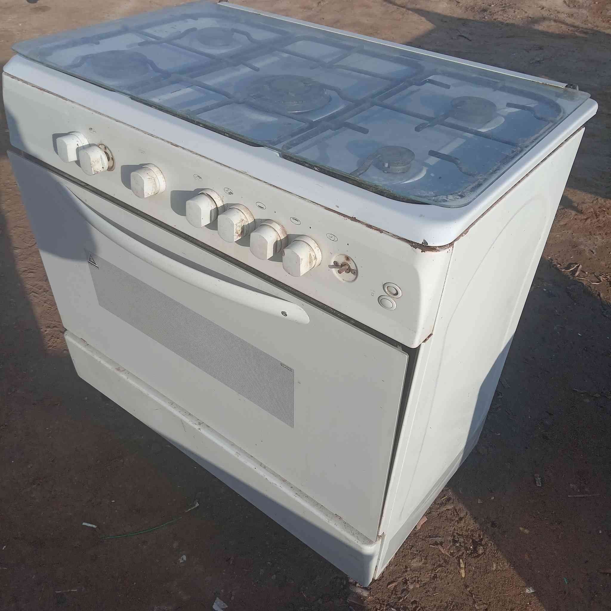 طباخ شغال خمس اعيوني فرن شغال
المكان حصوه حي عداي مقابيل موكب الزهراء
***********
