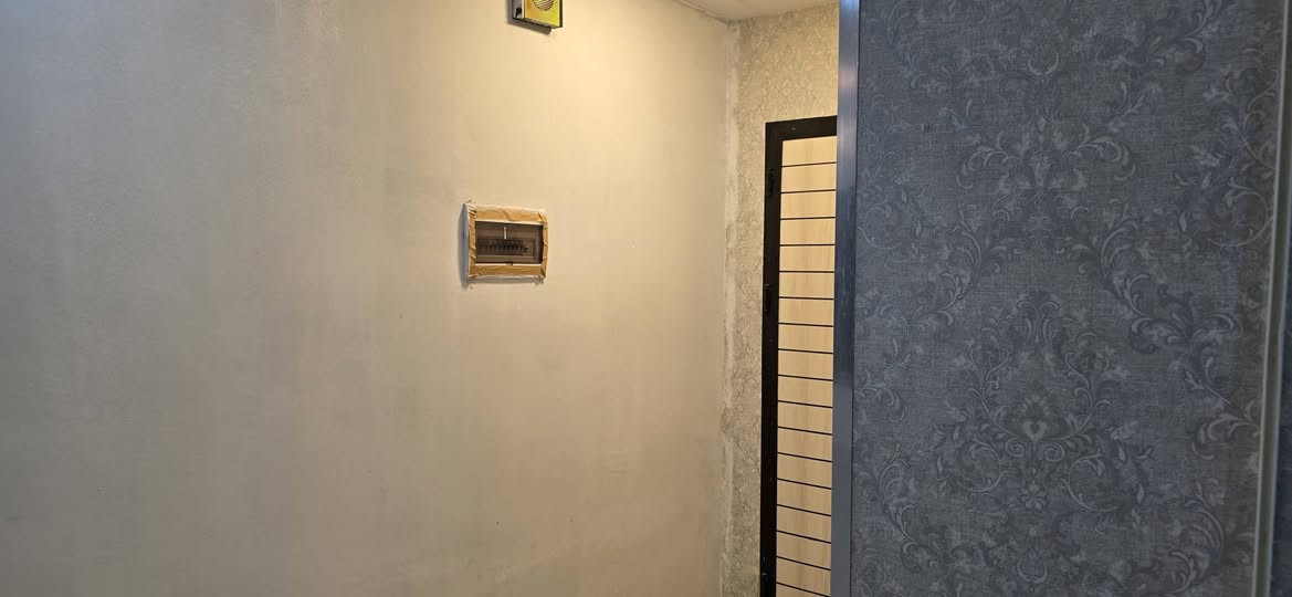 سلام عليكم
شقة 105 متر مجمع باك لاند قريب مجدي لاند حدايق سكيورتي خدمات ماركت كامل كل شي سعر المطلوب ٤٣٥ $   ورقة باقي دفترين و١٥ تسدد للشركه بشكل قسط 350 $  شهري 
طابق 2 مرغوب جدا واجهه فلل ((لاتوجد اي بنايه امام الشقة الواجهه مفتوحه)) للتواصل ماسنجر او واتساب ع رقم *********** أربيل, العراق
