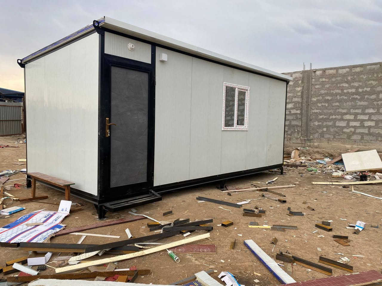 كرفانات جديدة قياس3×6سعر مليون و850
باب وشباك تركي نصنع جميع القياسات
وعمال الموقعي و ضد الحريق عنوان بغداد باب الشيخ
اتصل على الرقم: ***********
