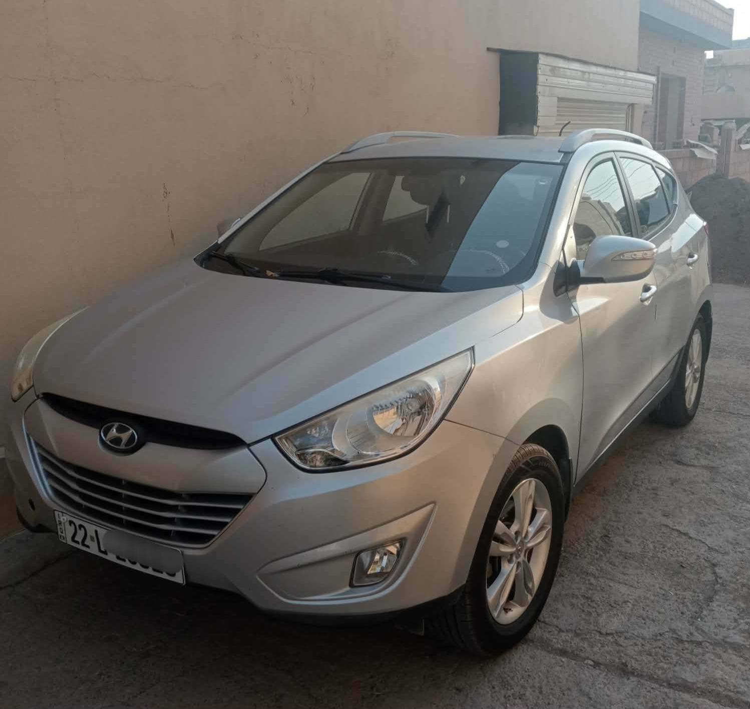 hyundai tocson
تۆکسۆن مۆدێل 2012 بۆ فرۆشتن 
سلڤەر
حاسە ،ڤۆلیوم
گێڕو مەکینە خاوێنە
پارچەێکی بچوکی دواوەی پشت سەکن بۆیاخە
ساڵانەی  مانگی 2027/5 کۆتای دێت
78هەزار ڕۆشتوە
نرخی 145 گەڵاو معامەلە.
ژ.ت ***********
هەڵەبجەی شەهید أربيل, العراق
