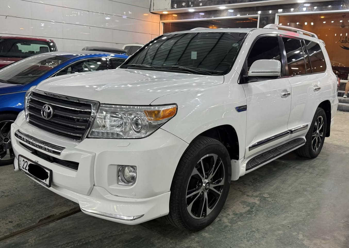 يا الله
لاندكروز  GXR 
2008 سيارة كلش نظيفGXR
رقم  اربيل جديد باسمي 
*********** فول مواصفات 1/1
محرك V6 
بيها 3 مكانات بارد وتكحيل بالبنيد فقط 
سيارة بدون قطره صبغ او جراد كلش نظيفة
سعر 265$ بيها مجال قليل 
مكان سيارة بغداد السيدية

