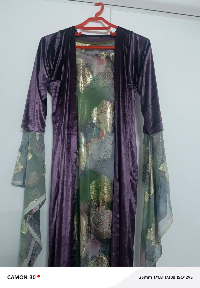 السلام عليكم عندي فستان  للمناسبات جديد مو ملبوس للبيع نفس الي بالصورة  بس الوان ازرق فاتح اشتريتا في 100 الف ابيعا في 60 الف. قياس s 36 وعندي زي كردي جديد مو ملبوس ايلبس قياس 37 36 38.


**إذا كنت صاحب هذا الإعلان وتريد حذفه لأي سبب، رجاءا أرسل رسالة إلى الدعم الفني**