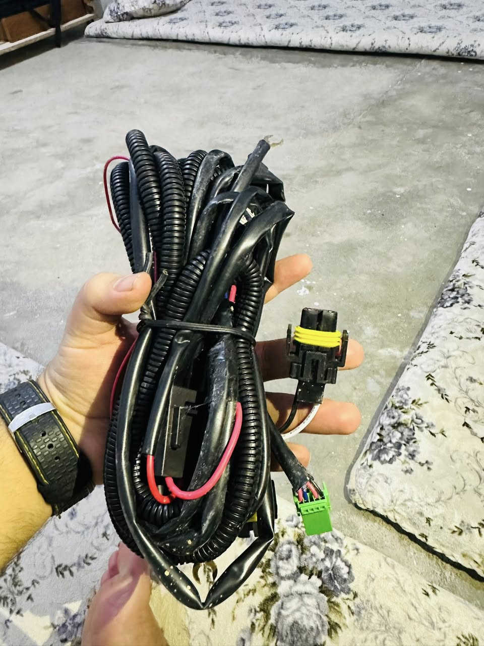 غراض كورولا للبيع 
تك لايت جهة سايق اصلي بلادي مال كورلا
تك لايت دعاميه الي يصير جوه اصلي بلادي 
ضفيره مال لايت 
كبات حجم 16 بس واحد بس كسر صغير موجود صورة الكسر
ايشي يفيدكم تفضلو خاص واني بالخدمه
مكاني كركوك
***********

