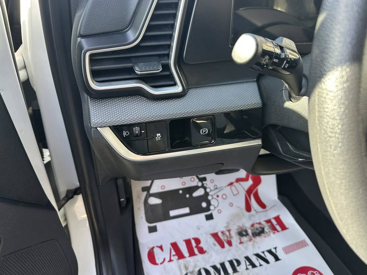 السلام عليكم كيا سبورتج موديل ٢٣ رقم شمالي جديد سياًره مقفوله عامه ماشي ٦٥ الف سعره ٢٠٨ بي مجال بسيط ***********
