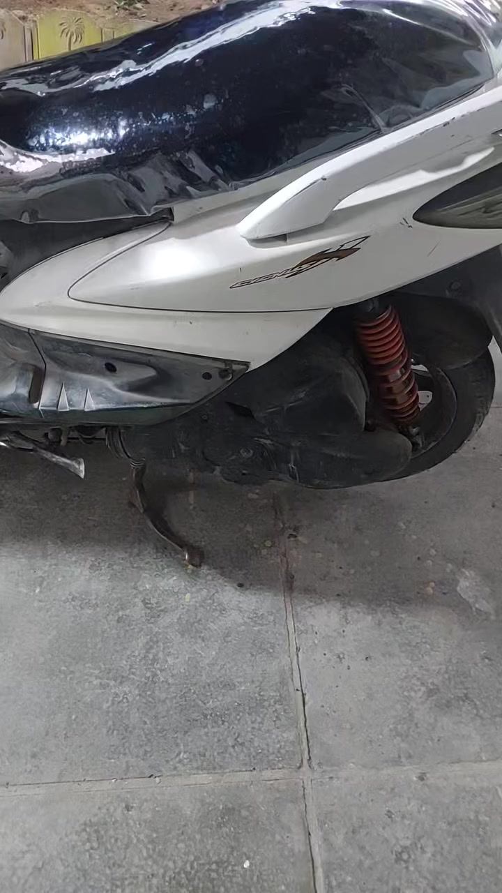 السلام عليكم  سكنس  نوزل خطين للبيع مجفت جديد الله شاهد بس تأخر بالتشغيل الصبح  متوازي  على البيع كوم حديد  اتصل خاص وتدلل الرقم ***********
