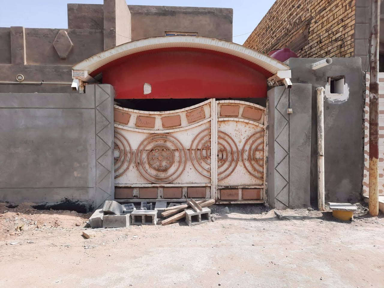 باب البيع المكان عل شط يم فرع السيد غازي أو منطقة الكربلا ئي يم المسبح عفك الاستفسار اوتتصل ***********
