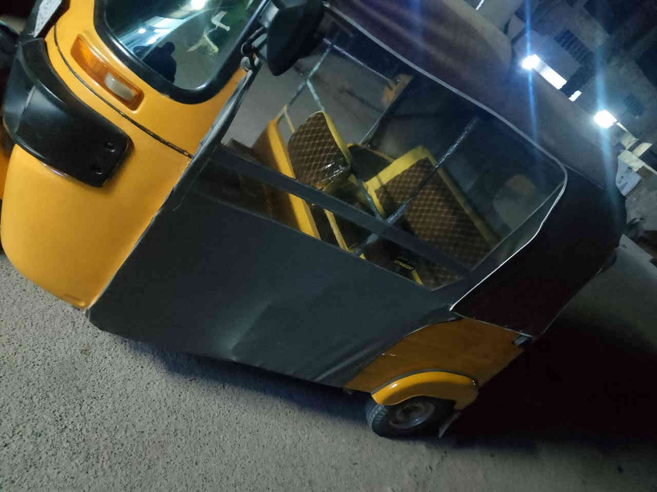 سلام عليكم تكتك للبيع موديل 18 رقم وسنوية تحويل مباشر مكلف بلنشر مصبوغة عام محرك لأ تنقيص ولا تبخر السعر ٤مليون 400وبيهة مجال المكان الكمالية رقم ***********
