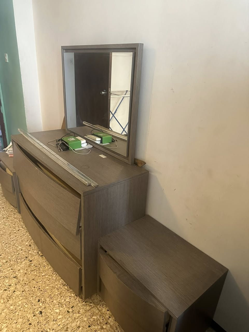 غرفة نوم للبيع المجرات الوسطية بحاجة الى تصليح


**إذا كنت صاحب هذا الإعلان وتريد حذفه لأي سبب، رجاءا أرسل رسالة إلى الدعم الفني**